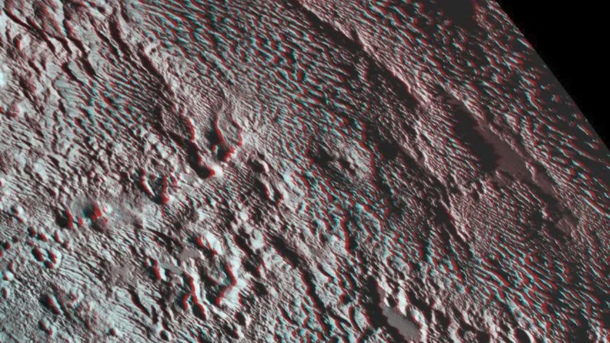 NASA Data Shows Pluto’s Equator Is Lined with Towering Methane Ice Spires